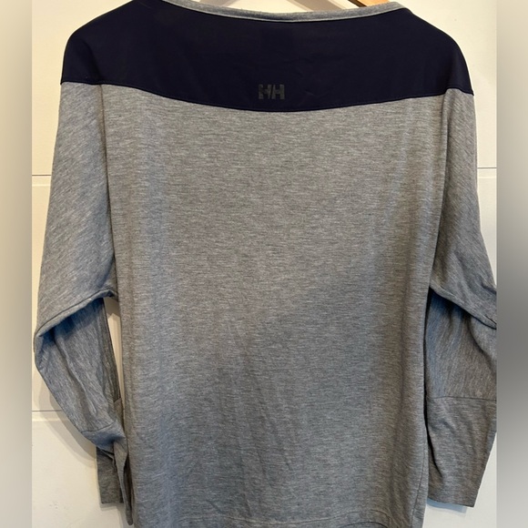 Helly Hansen Tops - HELLY HANSEN womens size medium grey long sleeve top